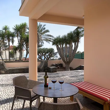 Porto Moniz Villa 度假居 *