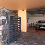 Porto Moniz Villa *