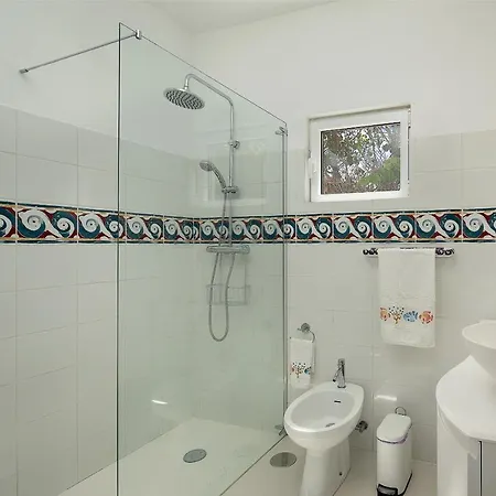 Porto Moniz Villa *