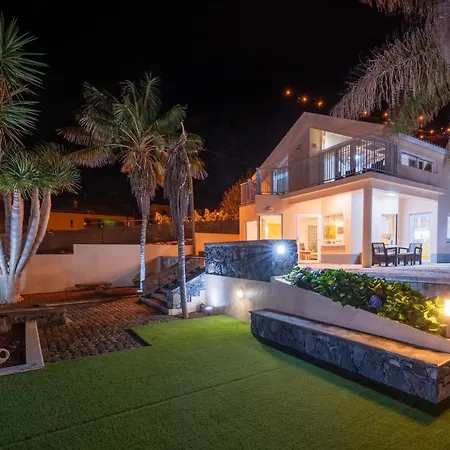 Дом отдыха Porto Moniz Villa Порту-Мониш