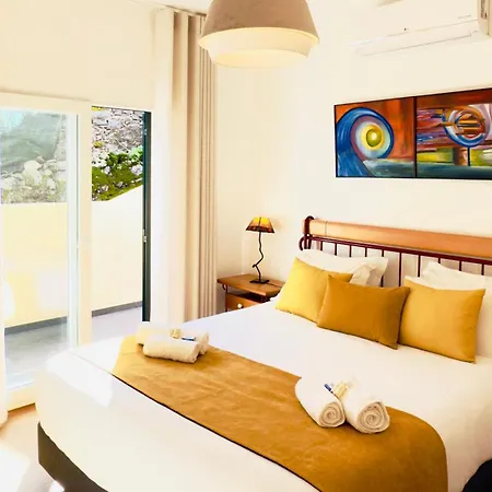 Дом отдыха Porto Moniz Villa